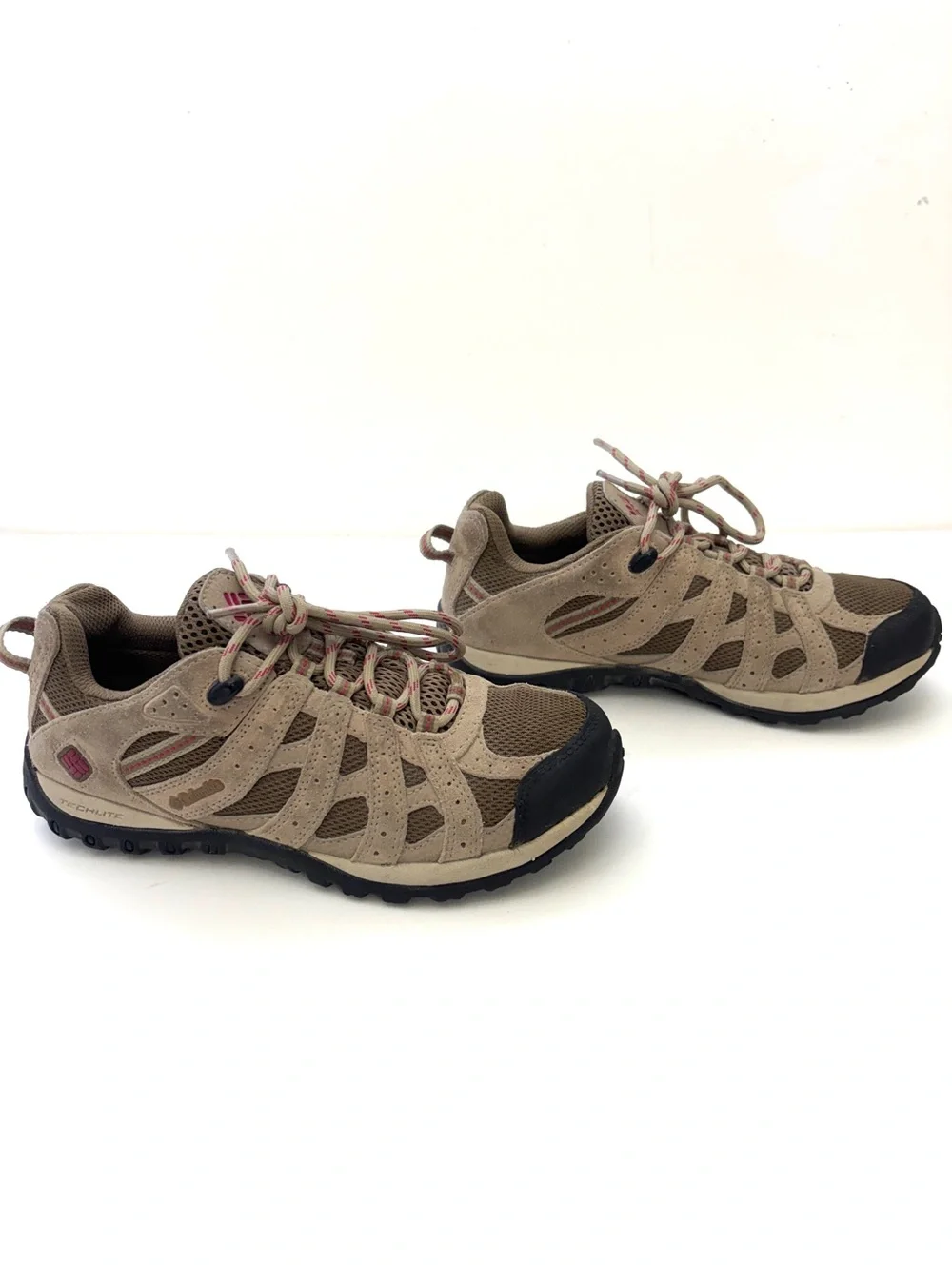Columbia  Women's Beige/Pebble Tan Redmond Low Hiking/Trail Sneaker Sz 6